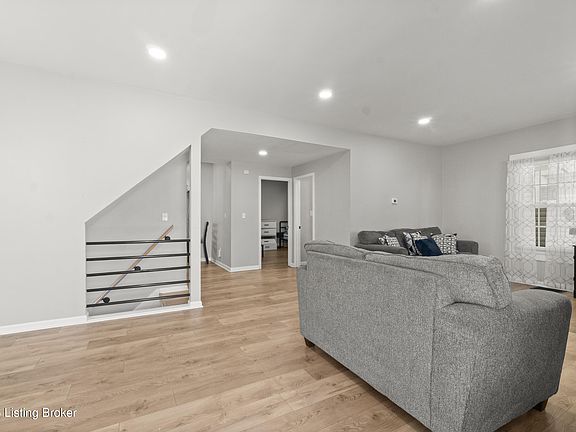 4th image of 313 S 41st St