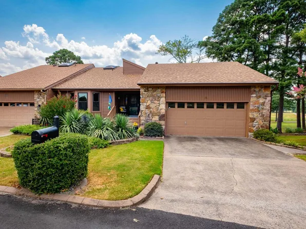 15 Par Dr, Maumelle, AR 72113