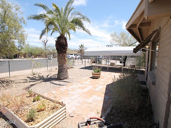 5th image of 2665 N Leah Pl