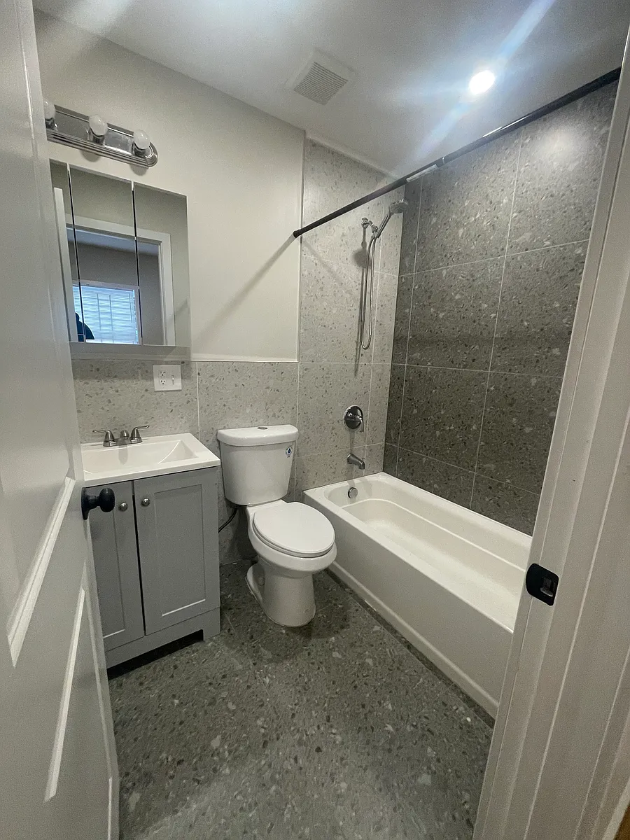Building Photo - 356 S 6th St #1AA