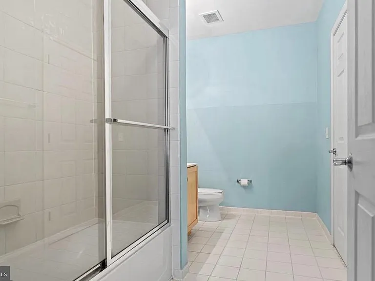 200 W Elm St #1207 — Photo 12