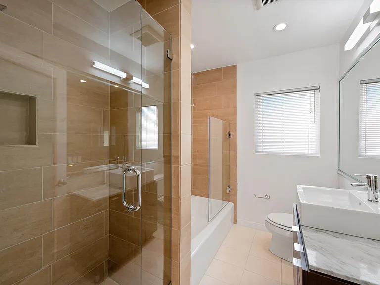1117 S Cochran Ave #4 — Photo 9