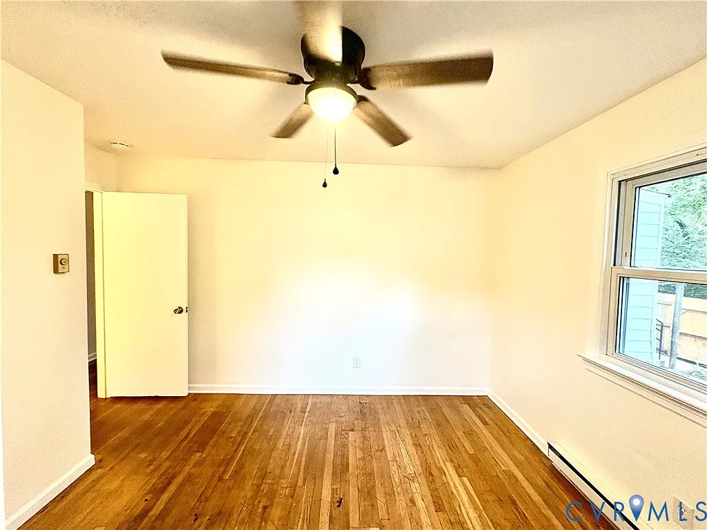 3 bed, 1.5 bath, 1242 sqft, $1,900 — Photo 4