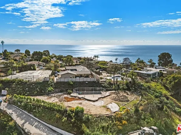 320 Bellino Dr, Pacific Palisades, CA 90272