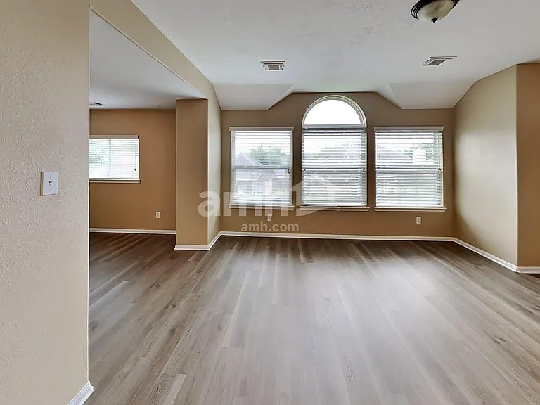 5718 Emerald Brook Ln — Photo 13
