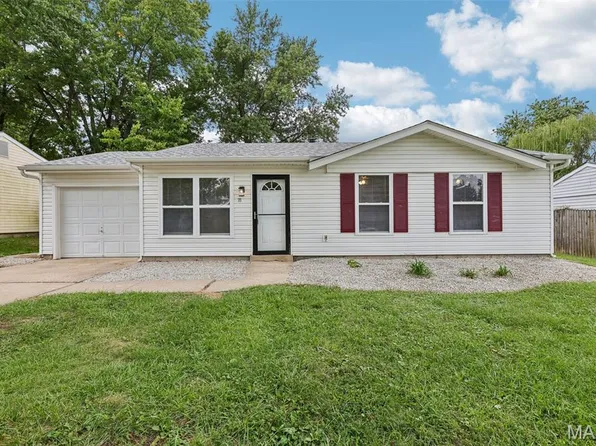 18 Lone Elk Ln, Saint Peters, MO 63376