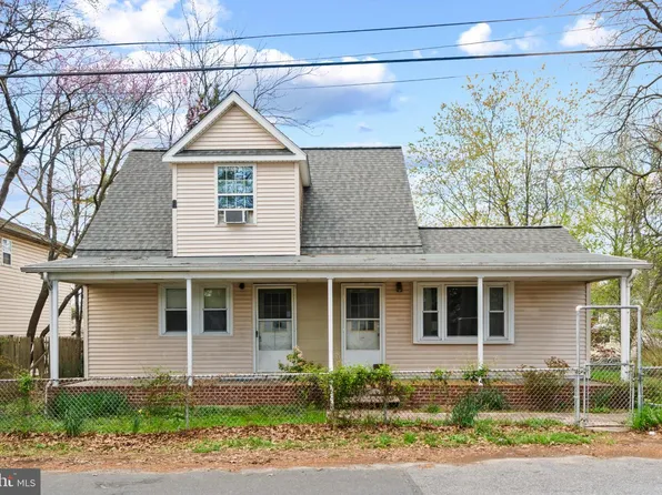 706 203rd St, Pasadena, MD 21122