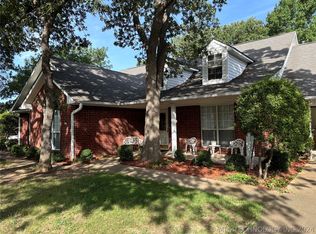 916 Oak Tree Dr, Ardmore, OK 73401