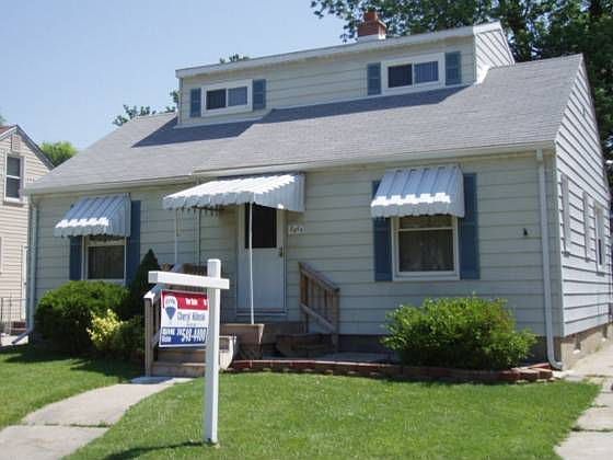 1st image of 2464 Royal Ave