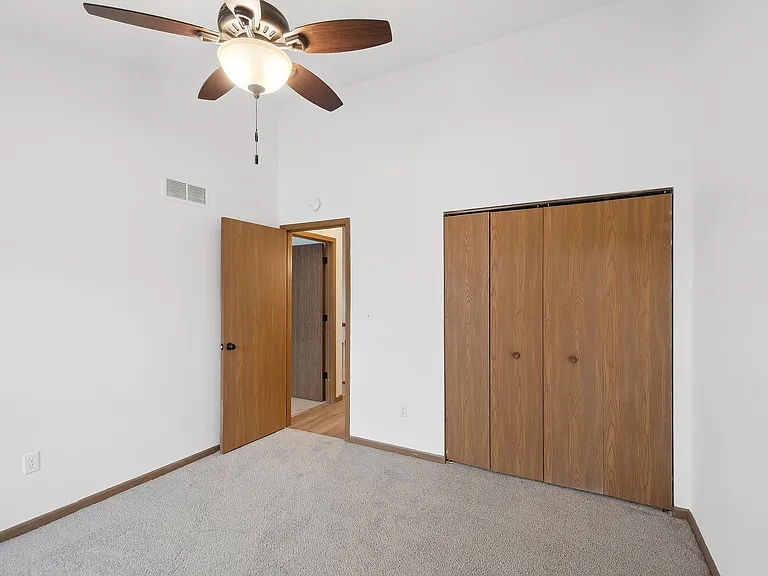 ReNew Edwardsville Apartment Collection — Photo 25