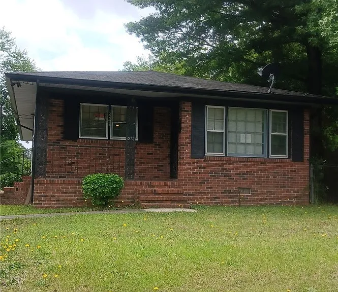224 Irene St — Photo 1