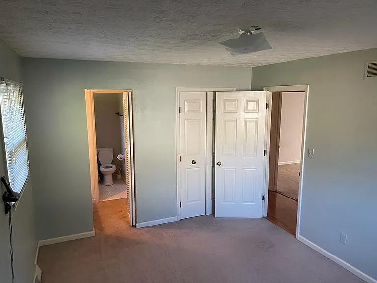 Master bedroom. Huge closet.