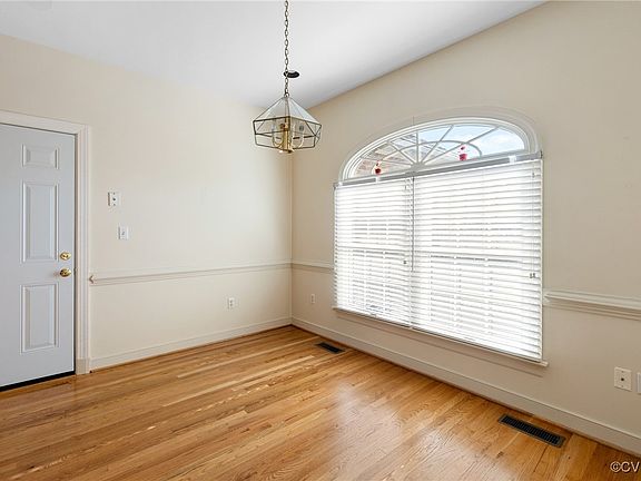4th image of 5902 Lakemere Dr