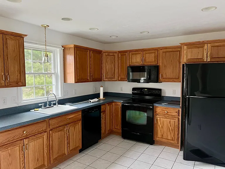 367 Rockland St #1 — Photo 6