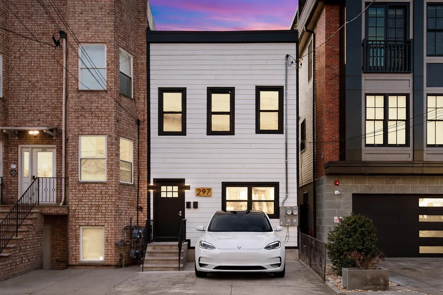 297 New York Ave photo 1