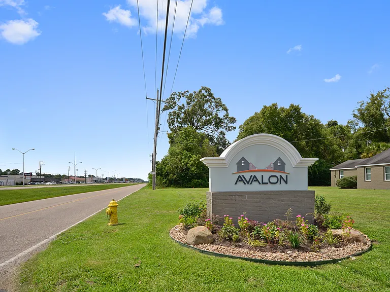 Avalon Apartment Homes — Photo 15