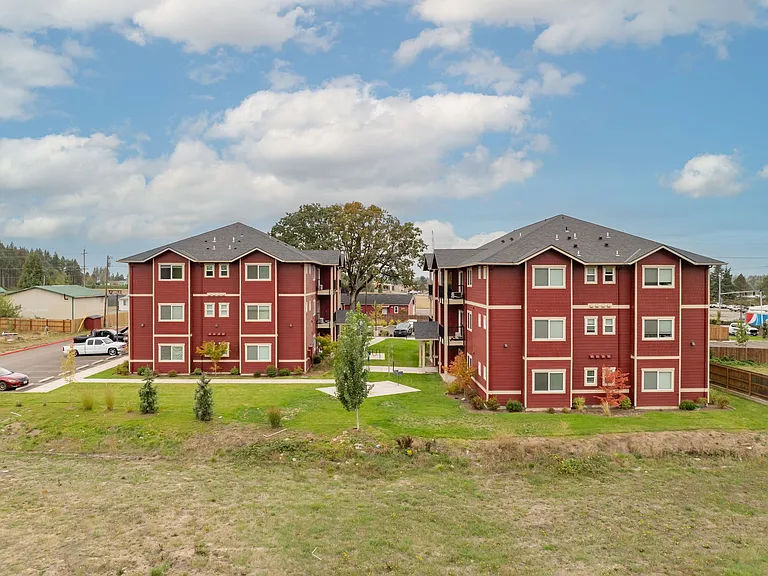 Colima Apartments — Photo 4