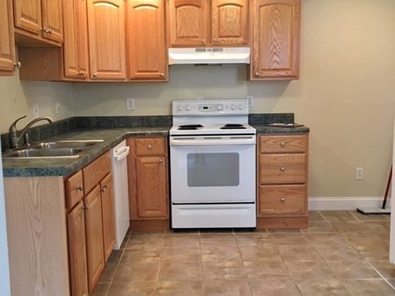 3rd image of 364 Lake Ave