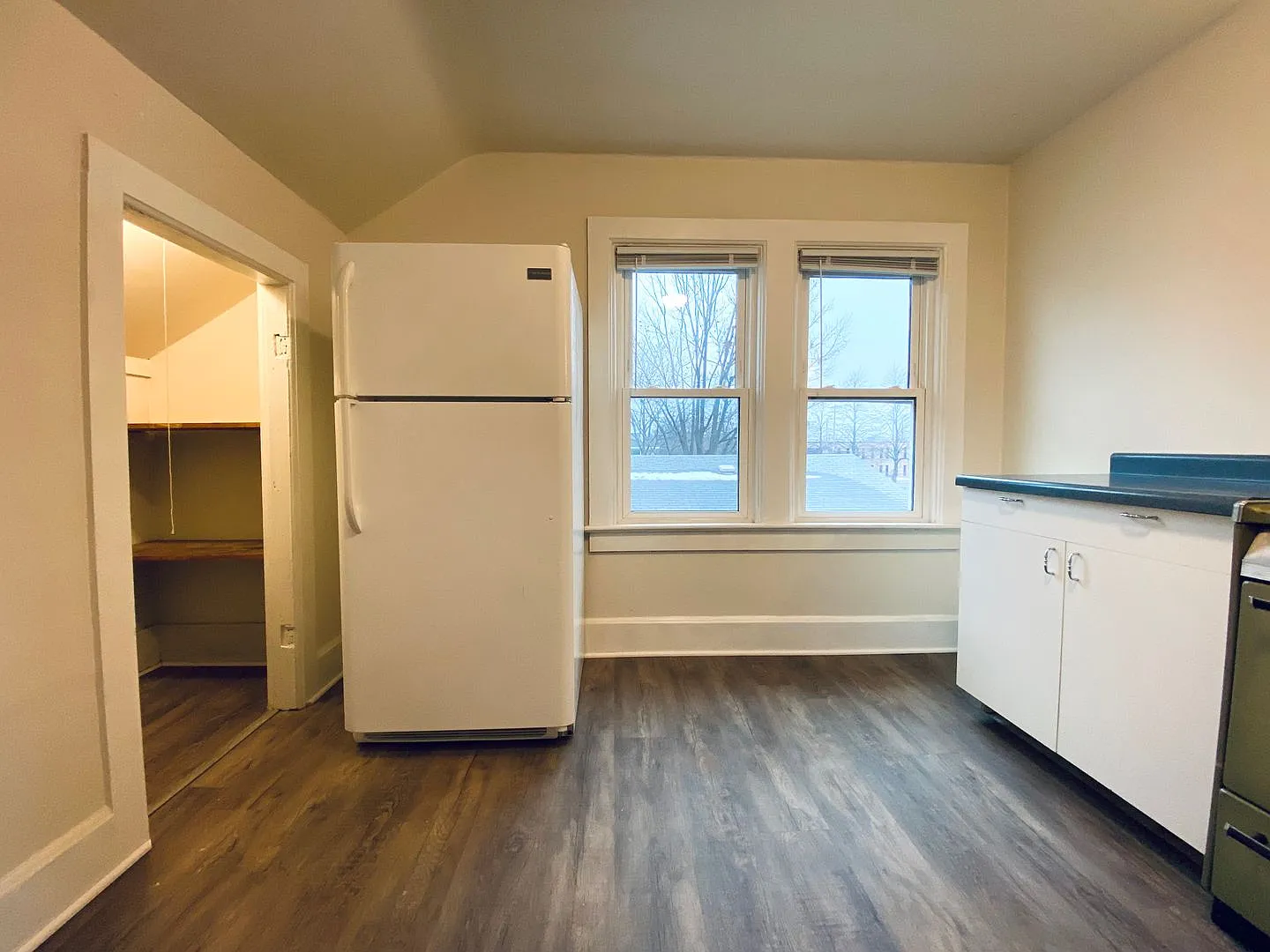 808 Cherry St - Triplex — Photo 3