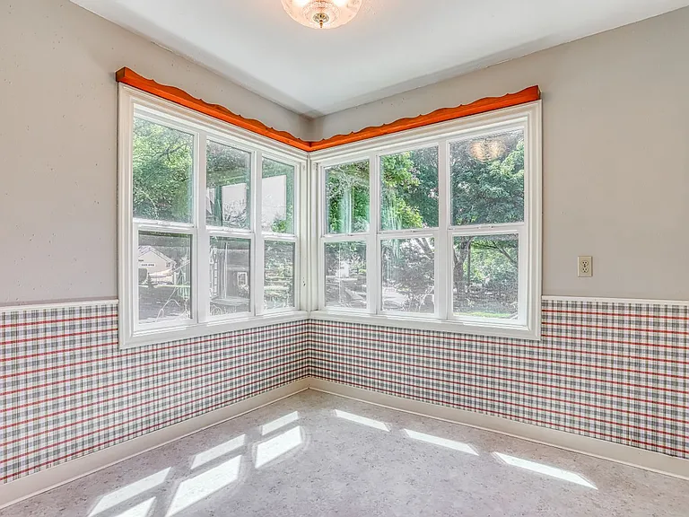 4106 NW Fir St — Photo 8