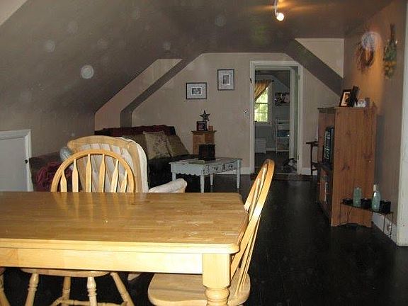 3rd image of 924 Hugo St #B