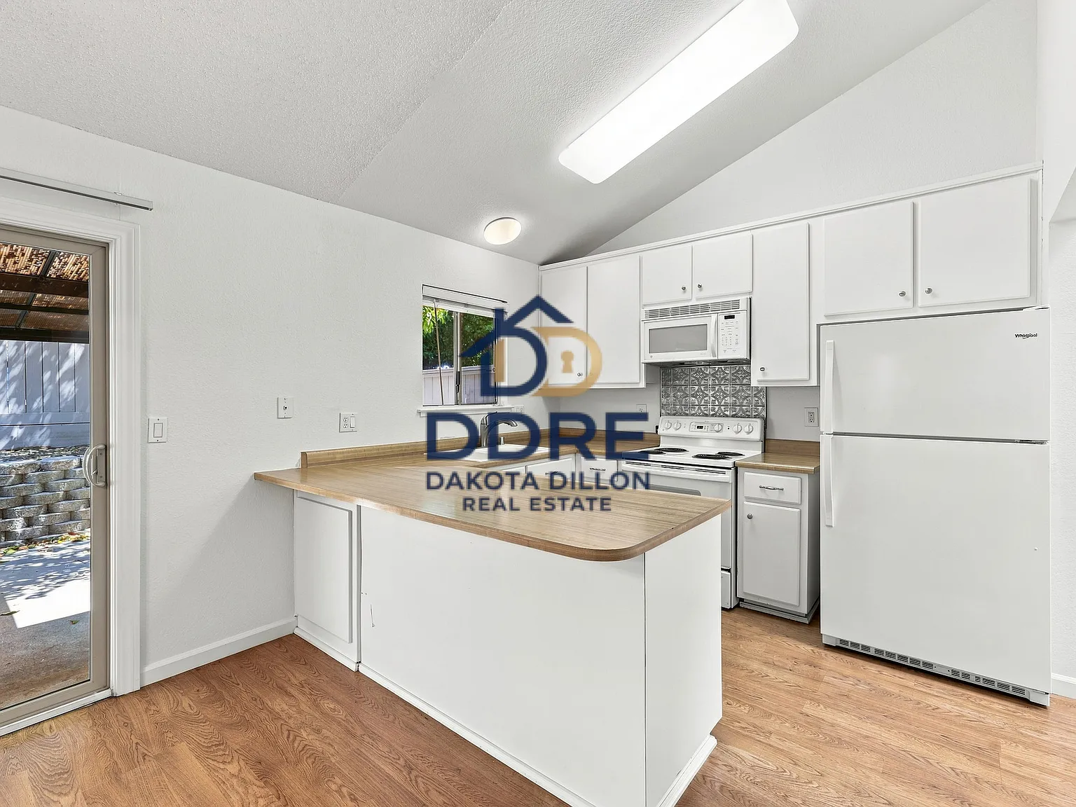 3 bed, 1393 sqft, $2,495 — Photo 4