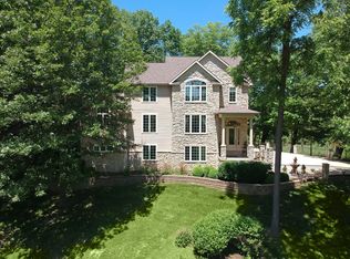 289 Hunt Club Dr, Valparaiso, IN