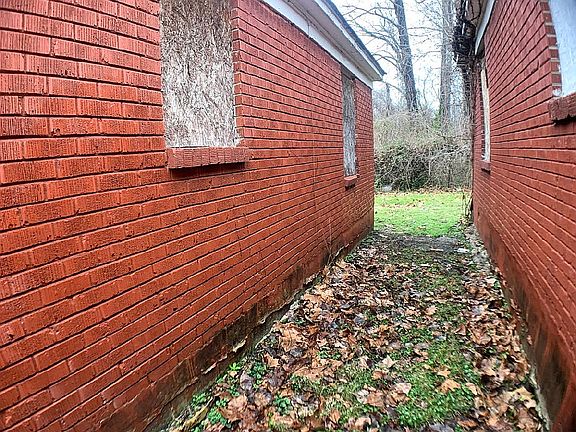 5th image of 1180 Brown Ave