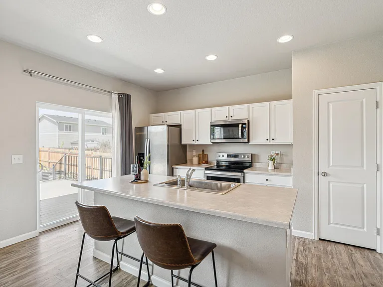 1119 Sherman Dr — Photo 11