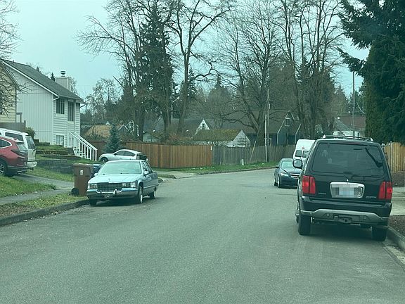 4th image of 418 E 53rd St