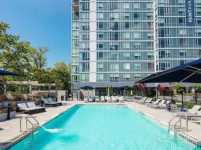 1501 Voorhies Ave #4F — Photo 9