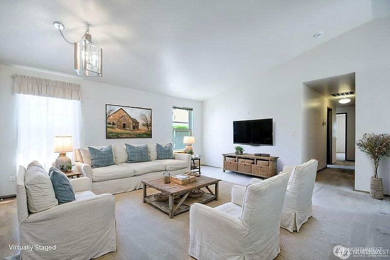 2nd image of 2725 27th Avenue SW