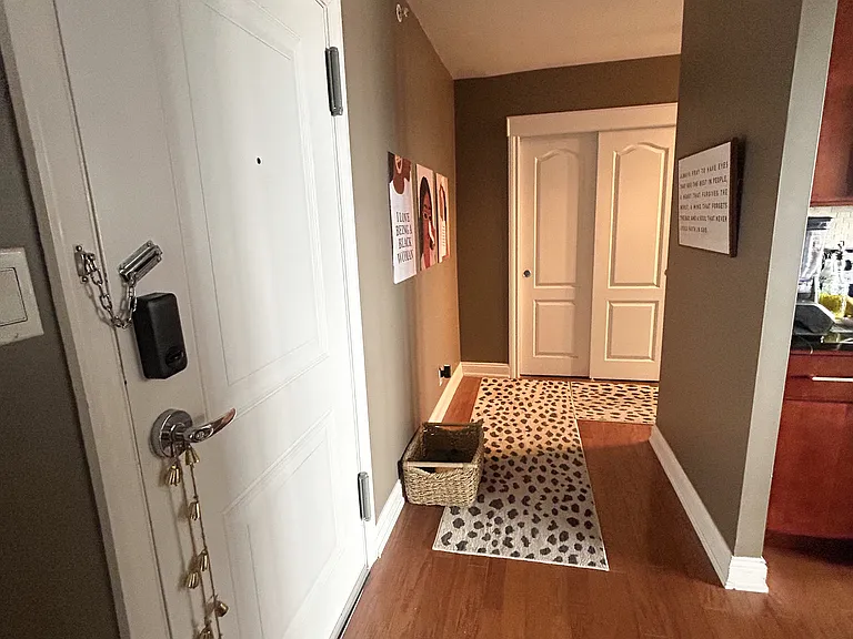 Parkway Dr E — Photo 2