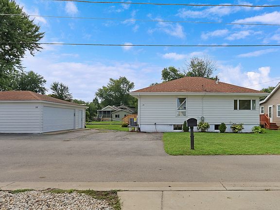 3rd image of 28 Lakeside Ln