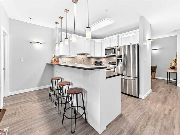 5th image of 1441 E 23rd Ave SW #306