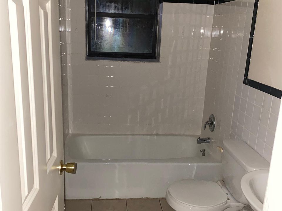 2nd image of 447 Allen St