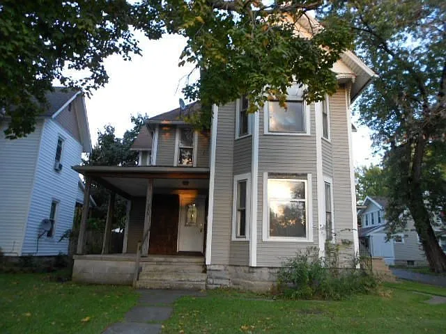 290 S High St photo 1
