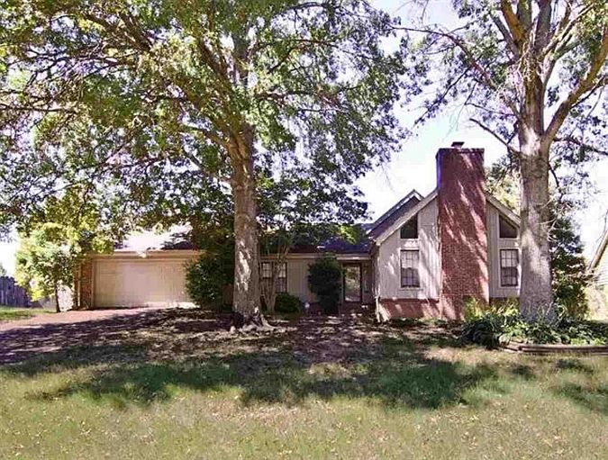 1st image of 7096 Woodridge Ln