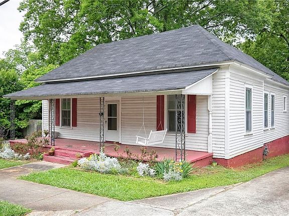 2nd image of 431 Campbell Hill St