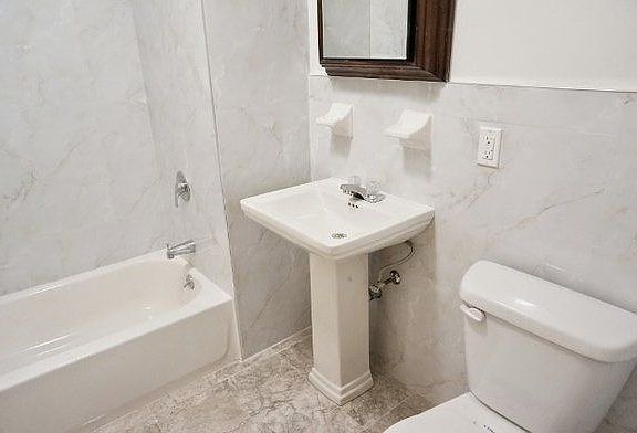 5th image of 2325 30th Ave Fl 3
