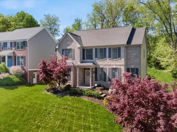 515 Avonworth Heights Dr, Pittsburgh, PA 15237