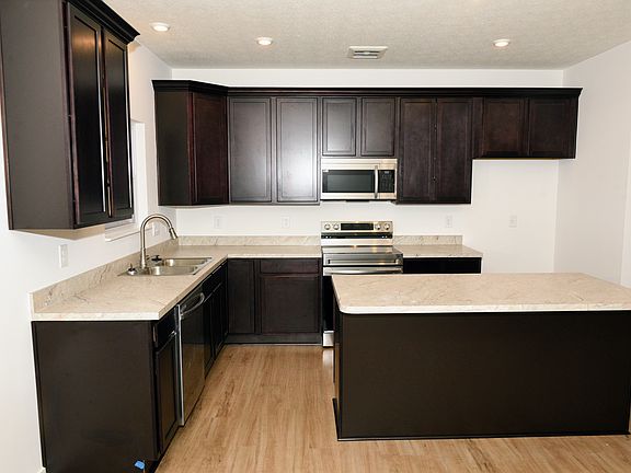 2nd image of 130 Dusky Willow Dr