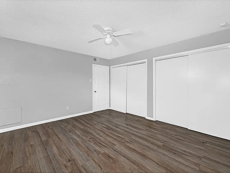 Carolyn Court Apartments — Photo 5