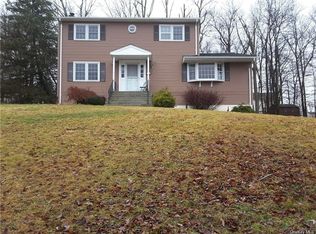 40 Amy Todt Dr, Monroe, NY 10950