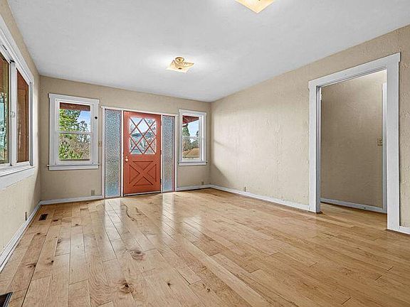 4th image of 1708 Parker St