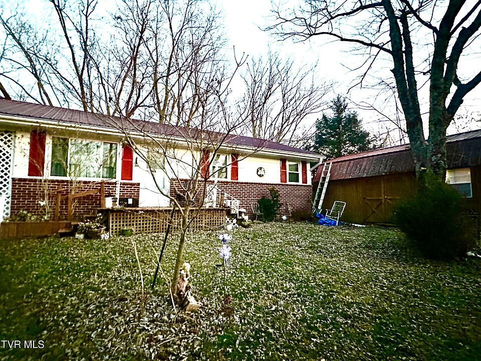 2nd image of 70 Clover Ln
