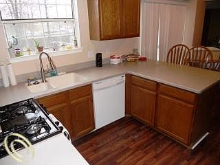 4th image of 36708 Dartmouth Dr