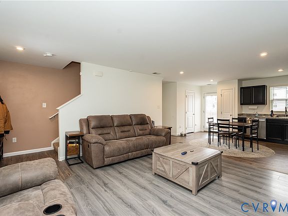 4th image of 7625 Lawnbrook Dr