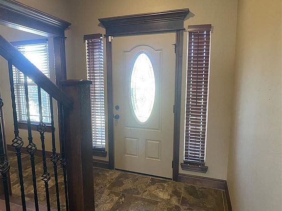 3rd image of 602 Catalina Pl