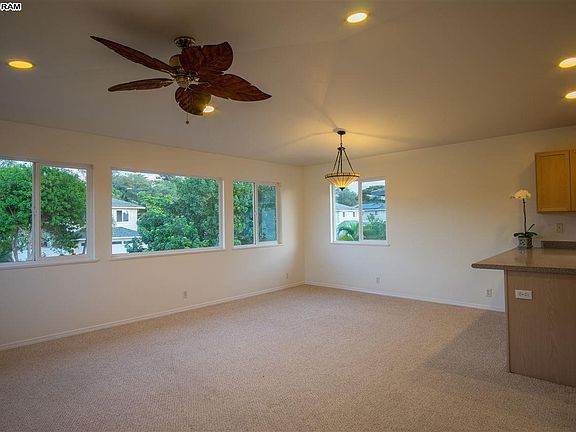 3rd image of 141 Luakaha Cir